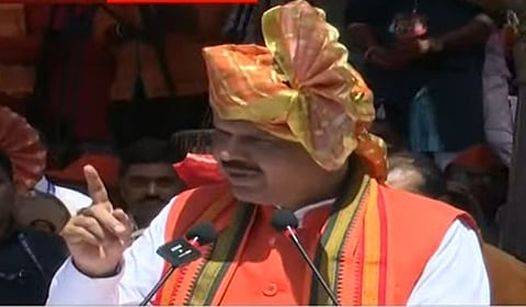 शिंदे साहेब आणि मी मोदीसाहेबांकडे जाऊ आणि शिवरायांचं दिल्लीतील स्मारक मार्गी लावू - देवेंद्र फडणवीस