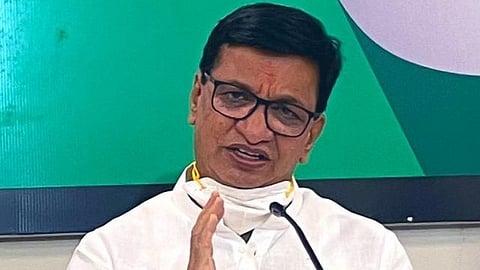 शेतकऱ्यांबद्दल अण्णा हजारेंना कळवळा, पण मोदी सरकारची बेफिकीरी; काँग्रेसची टीका