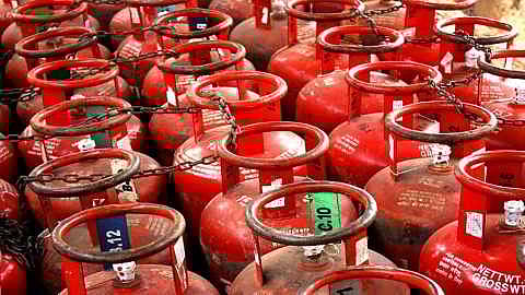 Good News | एलपीजी सिलिंडरच्या दरात कपात
