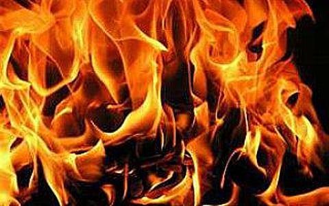 Mumbai : सहा मजली इमारतीला भीषण आग