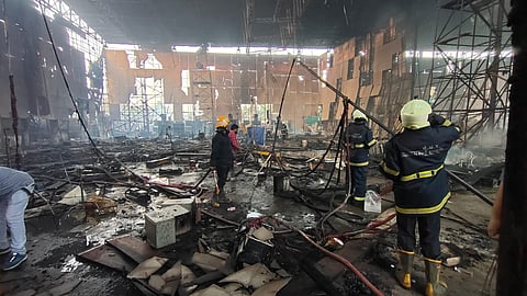 मुंबईत गोरेगावमध्ये फिल्म स्टुडिओला भीषण आग