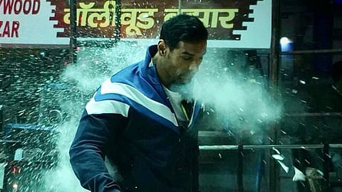 शुटींग दरम्यान स्टंटबाजीत जॉन अब्राहम जखमी