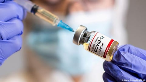 Corona Vaccine: सीरमची लस भारतातच सगळ्यात महाग; पाहा लसींचे ‘रेटकार्ड’