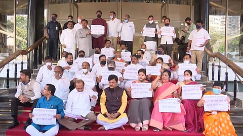 Maharashtra budget session 2021 LIVE | वाढीव वीज बिल मुद्यावर चर्चा घ्या, देवेंद्र फडणवीसांची विधानसभेत मागणी