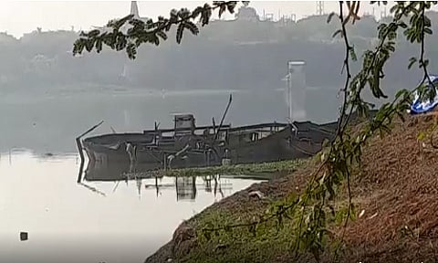 पुण्यात अवैध वाळू उपसा बोटींवर कारवाई , 60 लाख रुपयांचा मुद्देमाल नष्ट