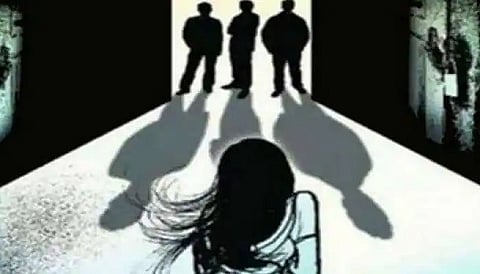 मुंबईत अल्पवयीन मुलीचा एकाच रात्रीत तिघांनी केला गँगरेप… इन्स्टाग्रामवर झाली होती ओळख