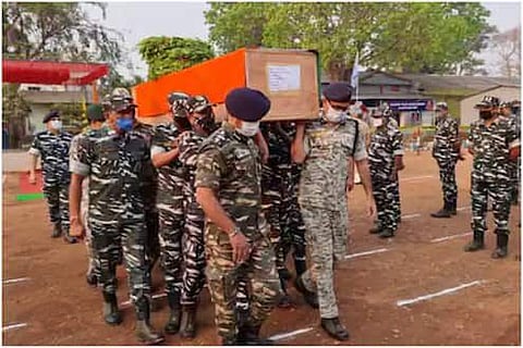 छत्तीसगडमध्ये नक्षलवाद्यांविरोधात लढा देणारे 21 जवान बेपत्ता, 30 जण जखमी