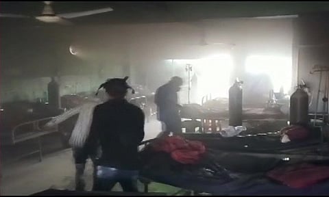 रायपूरमध्ये हॉस्पिटलला आग, ५ जणांचा ऑक्सिजनअभावी मृत्यू