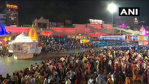देवभुमीत भक्तांची अफाट गर्दी… कोरोना नियमांचे तीन तेरा