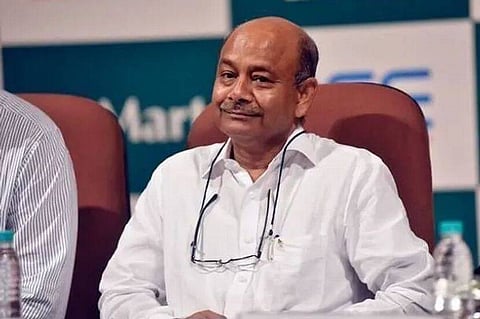 तब्बल १ हजार कोटींना विकलं घर