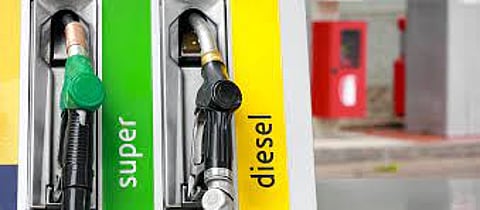 Petrol-Diesel Price Today : वर्षाच्या शेवटच्या दिवशी पेट्रोल-डिझेलचे काय आहेत दर पाहा