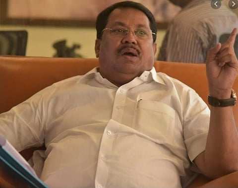 कोरोनाचे दोन डोस घेतल्यास रेल्वे परवानगी? विजय वडेट्टीवारांनी केलं स्पष्ट