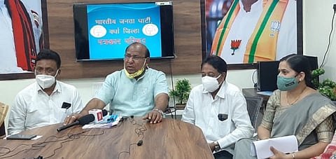 रणजित कांबळेंच्या अटकेची मागणी, गुन्हा मात्र रामदास तडसांवर दाखल…