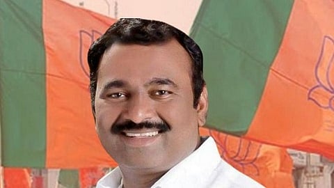 ”मी समाधान आवताडे शपथ घेतो की…”पंढरपुरच्या नवनिर्वाचित आमदाराने घेतली शपथ