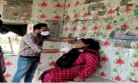 पर्यटकांना पोलिसांकडून लगाम