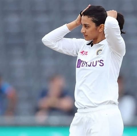 स्मृती मंधानाचे फोटो सोशल मीडियावर व्हायरल