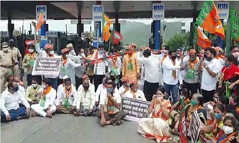 मावळमध्ये वाहनांच्या लांबच लांब रांगा