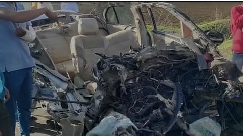 कार आणि ट्रॅव्हल्सची धडक; अपघातात ग्रामसेवकाचा मृत्यू