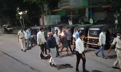 पिंपरी – चिंचवड शहरातील वाकड पोलिसांनी गाव गुंडाची काढली धिंड