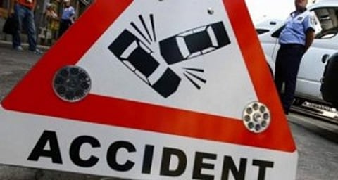 कचरा गाडीने दिली धडक, महिलेचा मृत्यू पुरुष गंभीर जखमी