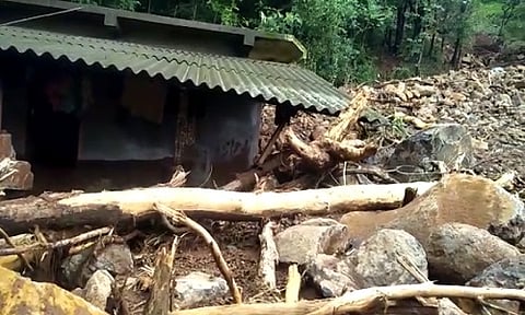 परशुराम घाटात पाणी वळवल्यामुळे पेढे कुंभरवाडीत कोसळली दरड, गावकऱ्यांचा आरोप