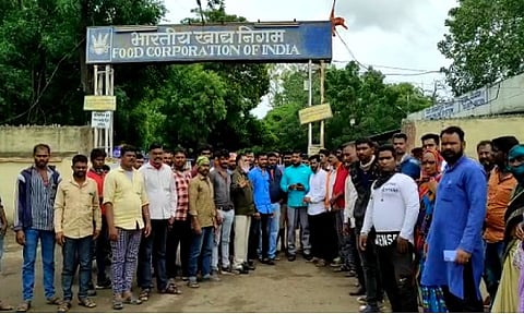 मनमाडच्या अन्न महामंडळाचे अंशतः खासगीकरण, भूमिपुत्र आक्रमक