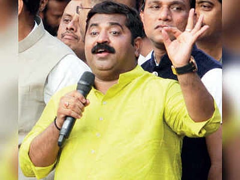 ‘सरकार आम्हाला घरीच स्थानबद्ध करण्याच्या तयारीत’; राम कदम यांचा आरोप