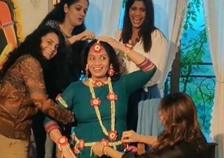 “…कुणी तरी येणार येणार गं”, स्मिता तांबेचं डोहाळे जेवण