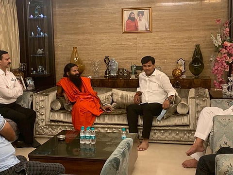 कृषी उत्पादनांवर आधारित प्रक्रिया उद्योग स्थापन करा; रवी राणा यांची बाबा रामदेव यांच्याकडे मागणी