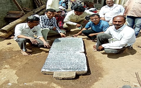 सांगलीत सापडला साडेनऊशे वर्षांपूर्वीचा जैन शिलालेख