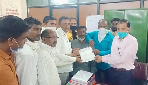 भंडाऱ्यात शासकीय कार्यालयात मटणाचे भोजन; अधिक्षकांसह कर्मचाऱ्यांच्या निलंबिनाची मागणी