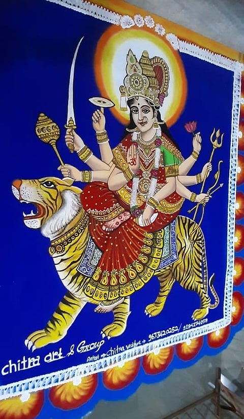 तरूणीने साकारली दुर्गा देवीची थ्री डि रांगोळी