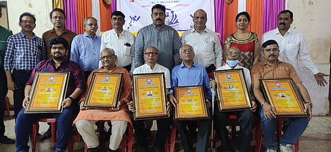 कै. एकनाथ साटम जेष्ठ खो-खो कार्यकर्ता गौरव पुरस्कार देऊन सत्कार!