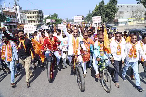 इंधन दरवाढ नियंत्रणात न आल्यास युवासेना याहून अधिक तीव्र आंदोलन करेल