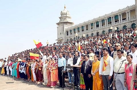 कन्नड गिते गाताना कोरोना नियम कुठे होते ? मध्यवर्ती एकीकरण समितीचा सवाल