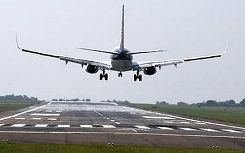 ओमायक्राॅन’मुळे अमेरिकेतील विमानसेवा ठप्प