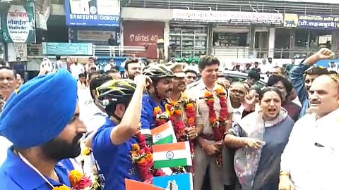 “ज्यांनी देश घडवला त्यांचा सन्मान नरेंद्र मोदींनी केला पाहिजे ..”