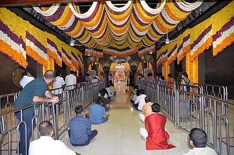 ११ हजार साईभक्तांनी घेतला साईदर्शनाचा लाभ