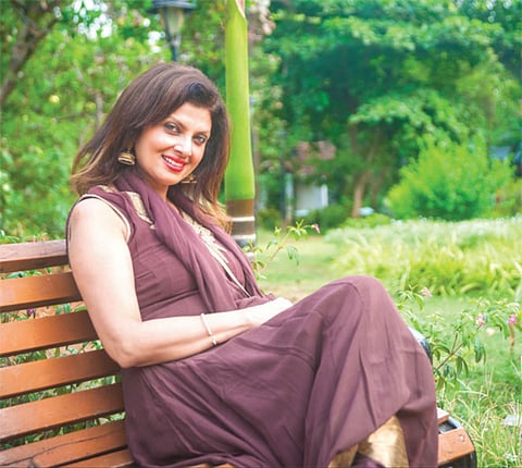 अभिनेत्री वर्षा उसगावकर आता राजकीय आखाड्यात उतरणार