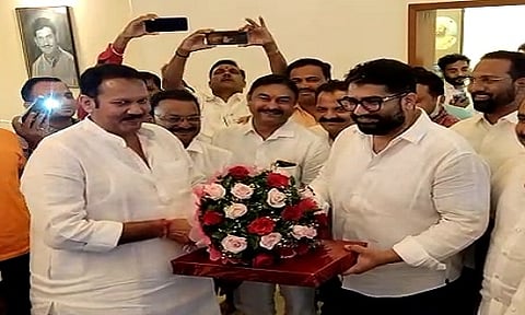 Satara District Bank election | अखेर उदयनराजेंनी शिवेंद्रराजेंना गाठलेचं;एकमेकांना दिल्या शुभेच्छा