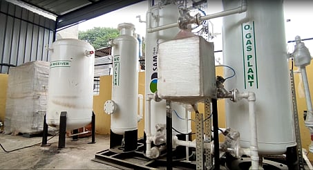 विद्युत जोडणी अभावी शासकीय रुग्णालयातील ऑक्सिजन प्लांट पडले धूळखात