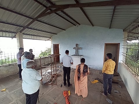 सिंधुदुर्गमध्ये ख्रिस्ती बांधवांच्या प्रार्थना स्थळांची अज्ञातांकडून तोडफोड