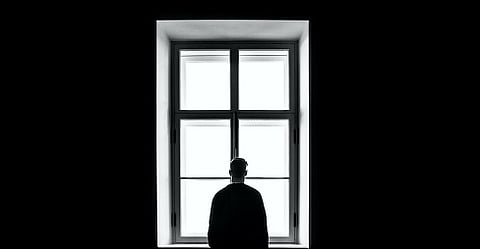 आमदाराच्या मुलाने रिव्हॉल्व्हरने स्वतःवर गोळ्या झाडून केली आत्महत्या