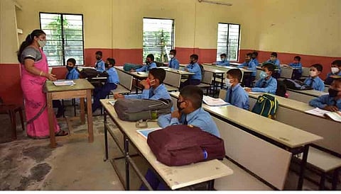 सुट्या रद्द : यंदा एप्रिल महिन्यातही आता शाळा