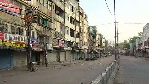 राज्यात पुन्हा कठोर निर्बंध