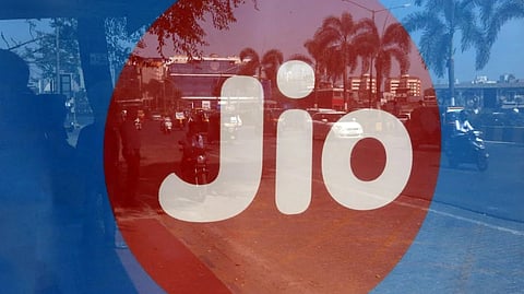 Jio Recharge ;जिओने पुन्हा लाँच केले पाच नवे प्लॅन