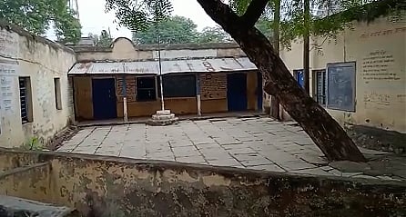 मुख्याध्यापकाच्या जाचाला कंटाळून शिक्षिकेने घेतले विष; आत्महत्येचा प्रयत्न