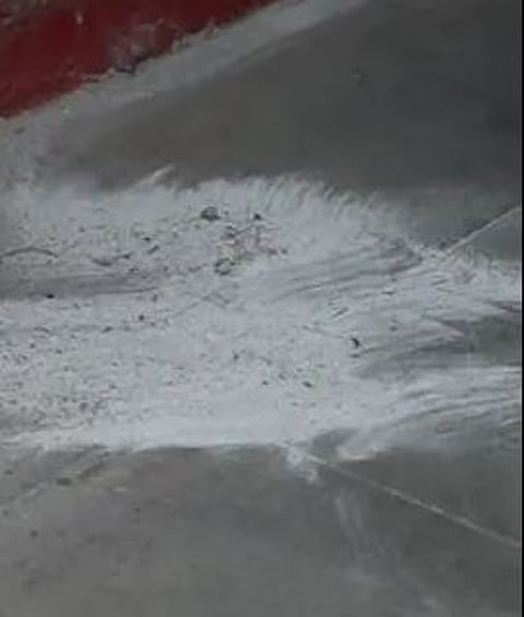 चेंबूरमध्ये पडला पावडरचा पाऊस