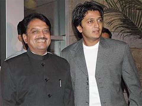 Riteish Deshmukh Birthday: रितेशसाठी सोपं नव्हतं पहिला सिनेमा मिळवणं वडील मुख्यमंत्री होते तरी