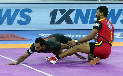 Bengaluru Bulls VS U Mumba : यू मुंबाची विजयी सूरूवात;बेंगलुरु बुल्सवर 16 पॉईंट्सनी मात